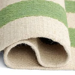 Irregular wool rug - Kystaro (cream/green/red)