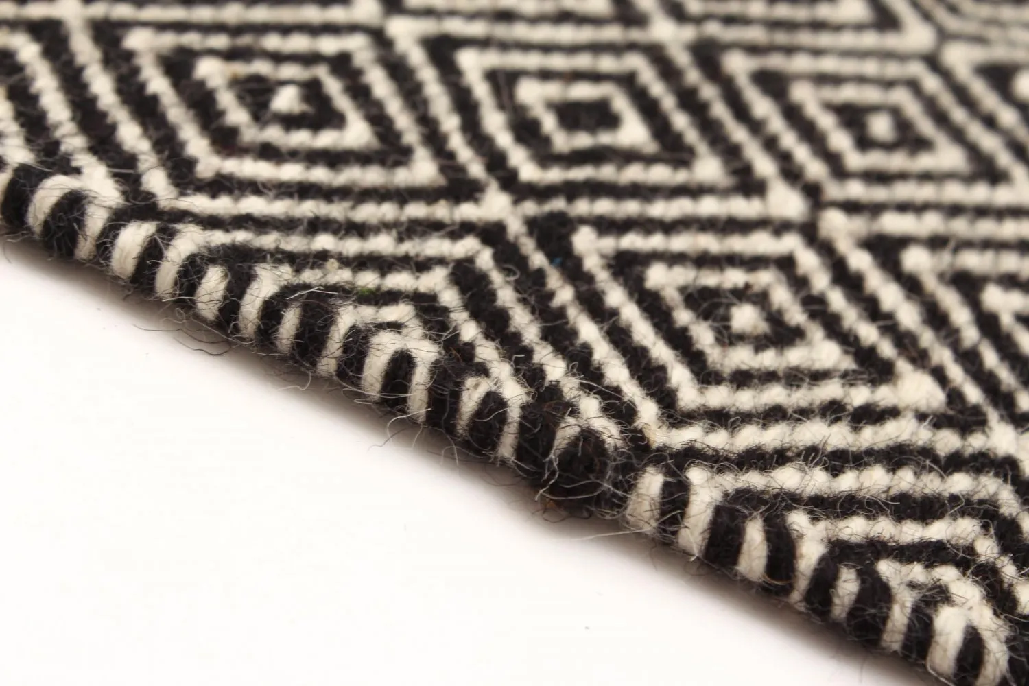 Wool rug - Varella (black/white)