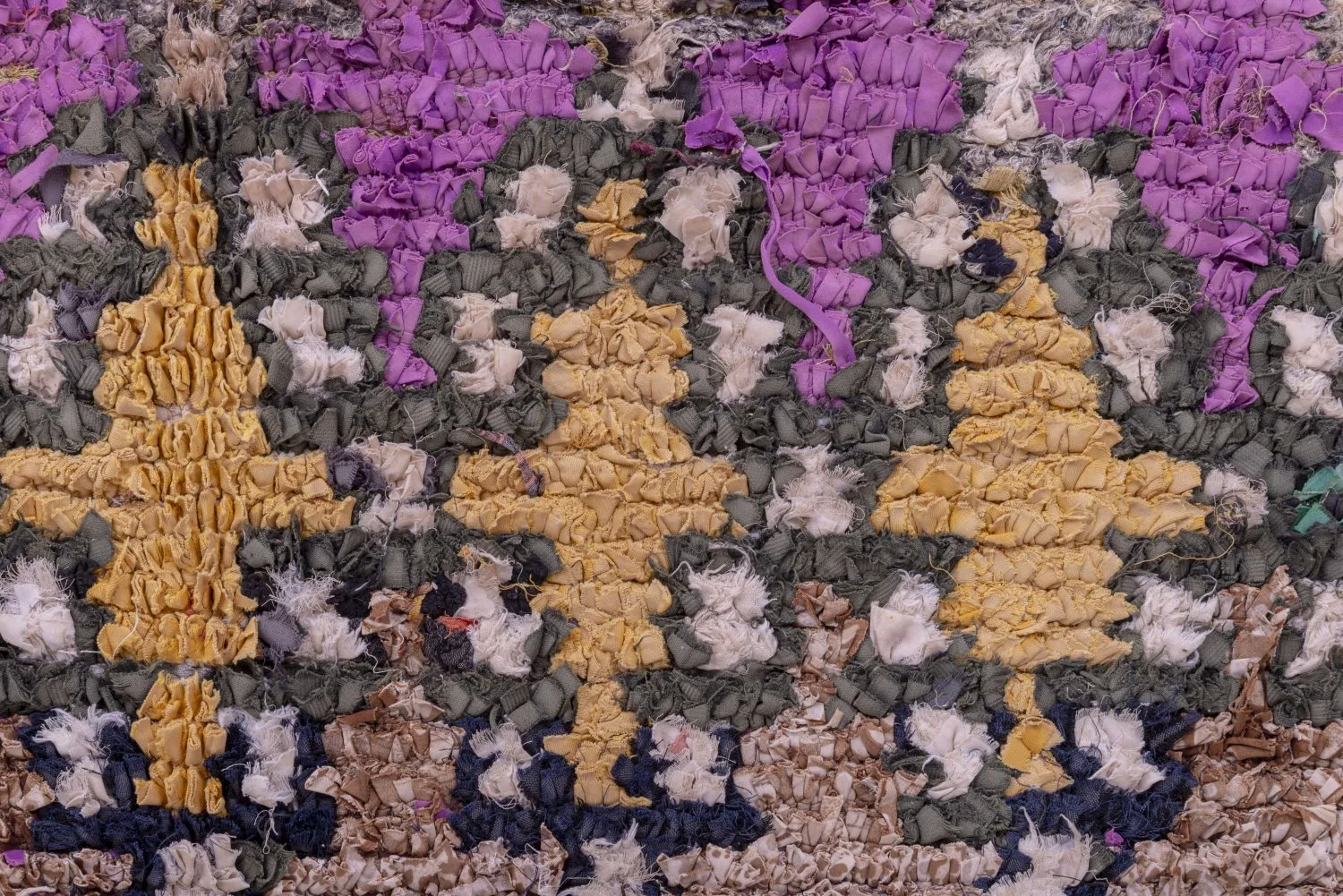 Moroccan Berber rug Boucherouite 270 x 145 cm