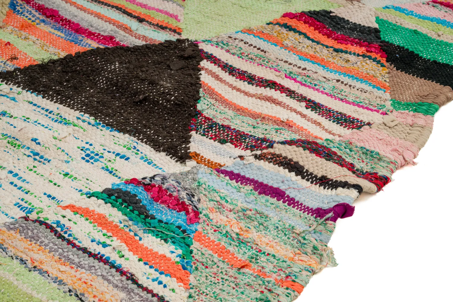 Moroccan Berber rug Boucherouite 140 x 250 cm