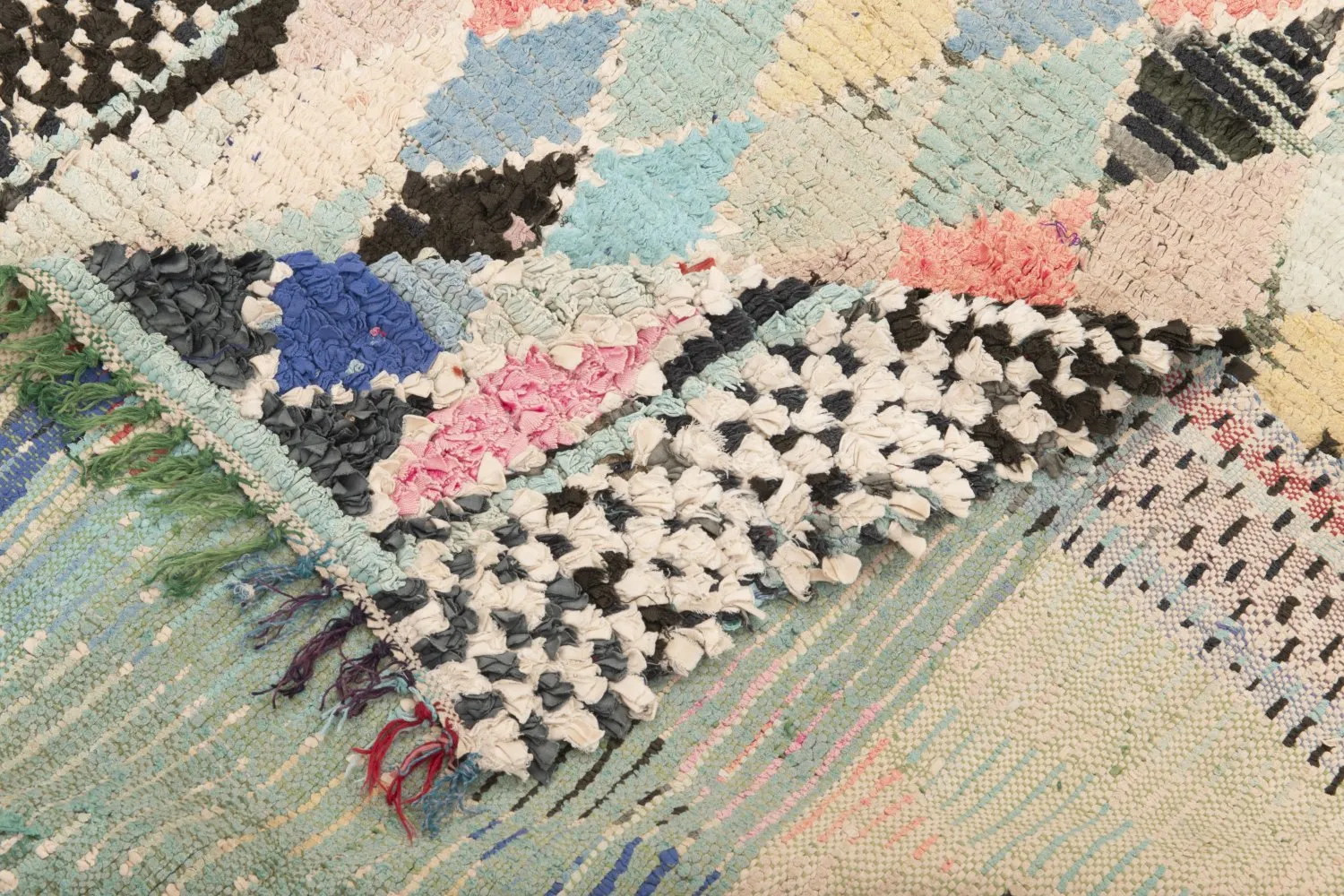 Moroccan Berber rug Boucherouite 170 x 105 cm