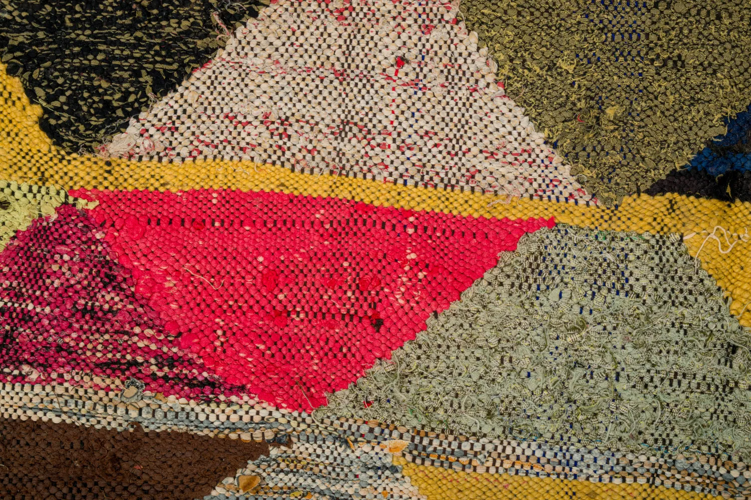 Moroccan Berber rug Boucherouite 140 x 230 cm