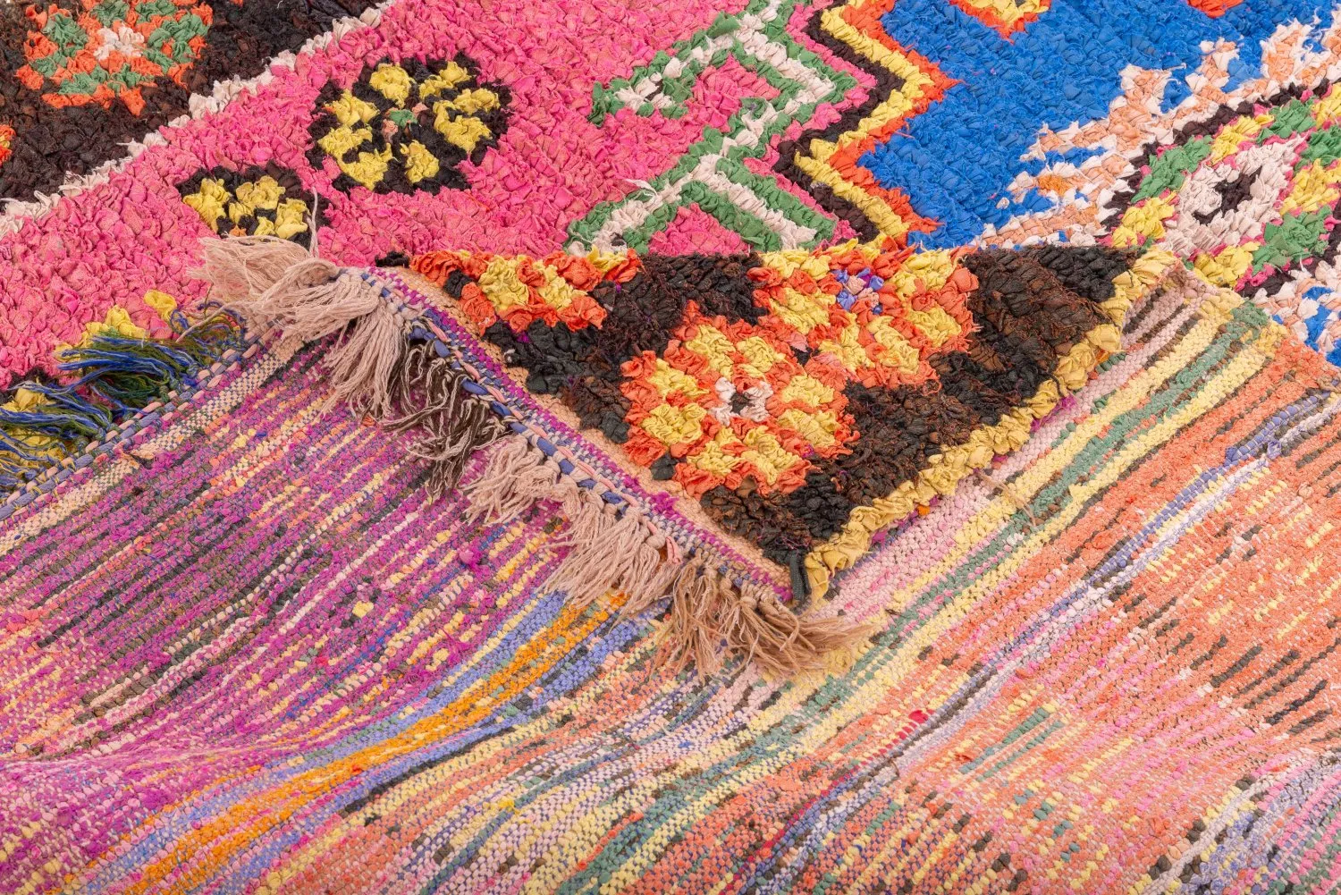 Moroccan Berber rug Boucherouite 270 x 140 cm