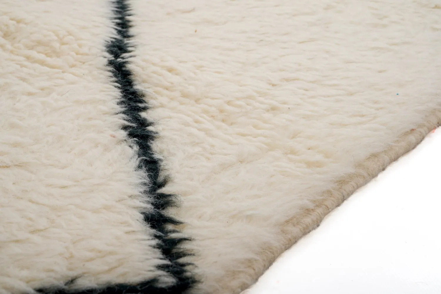 Kilim Moroccan Berber rug Beni Ourain 285 x 95 cm