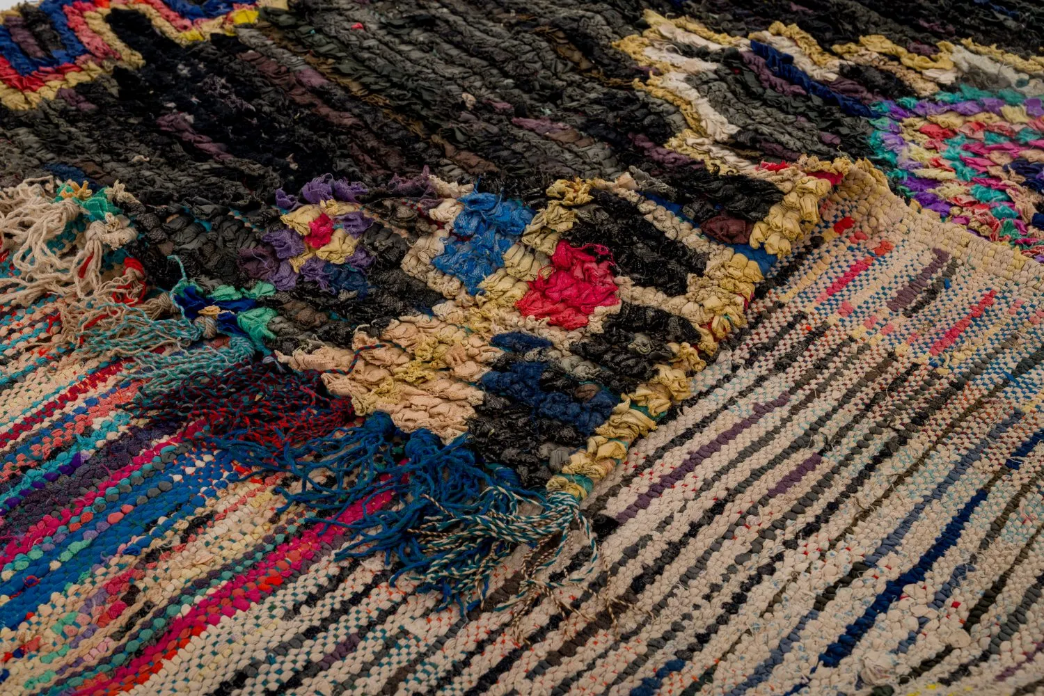 Moroccan Berber rug Boucherouite 275 x 145 cm
