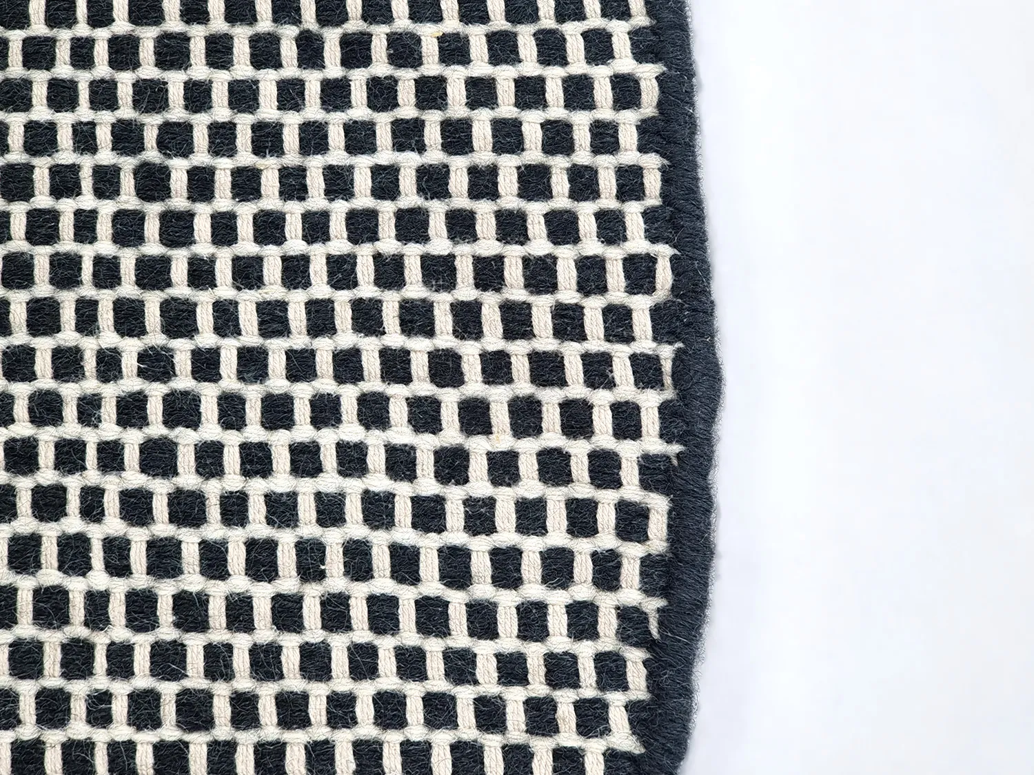 Round rug - Coastal (black/white)