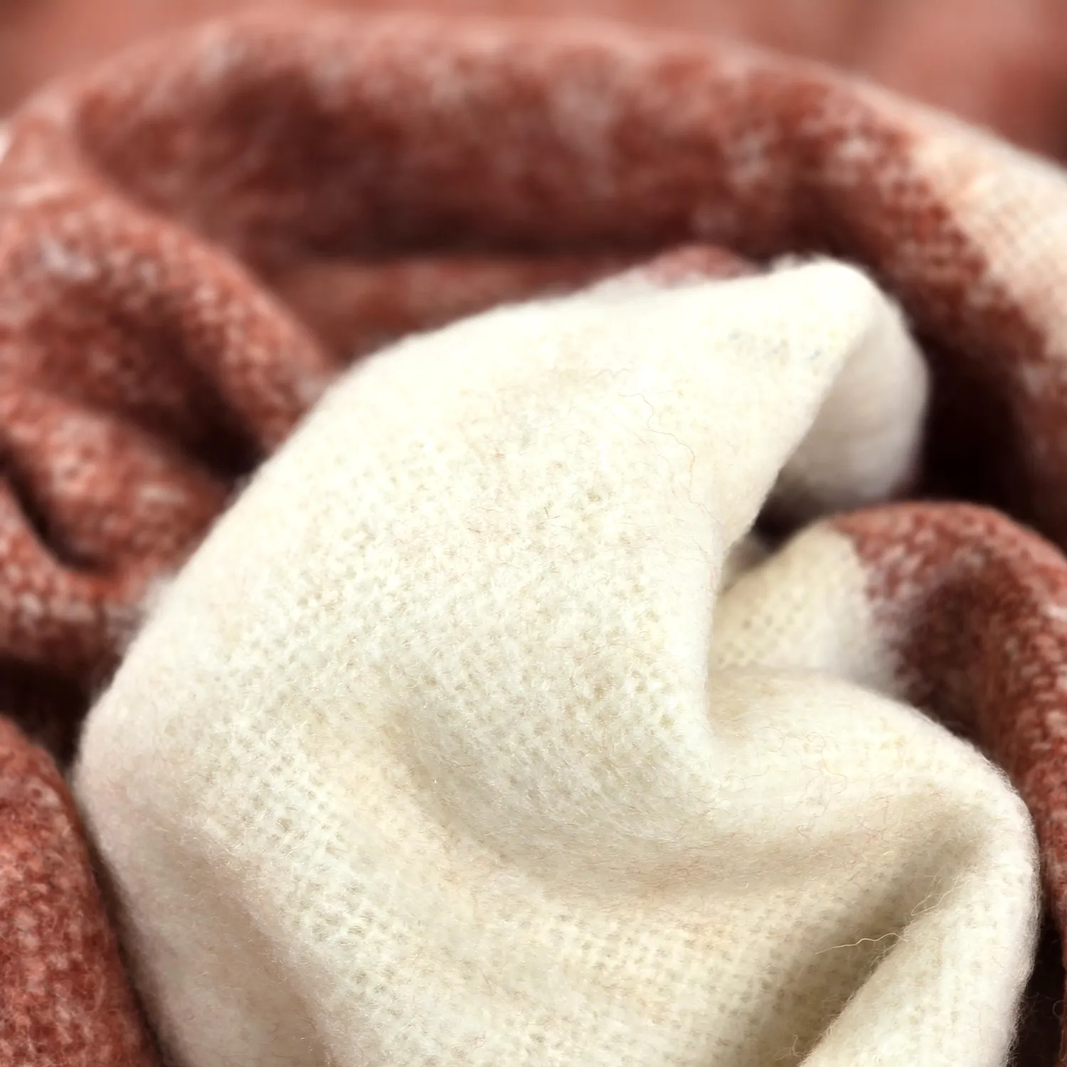 Throws - Plaid in wool mix - Carrie (pink)