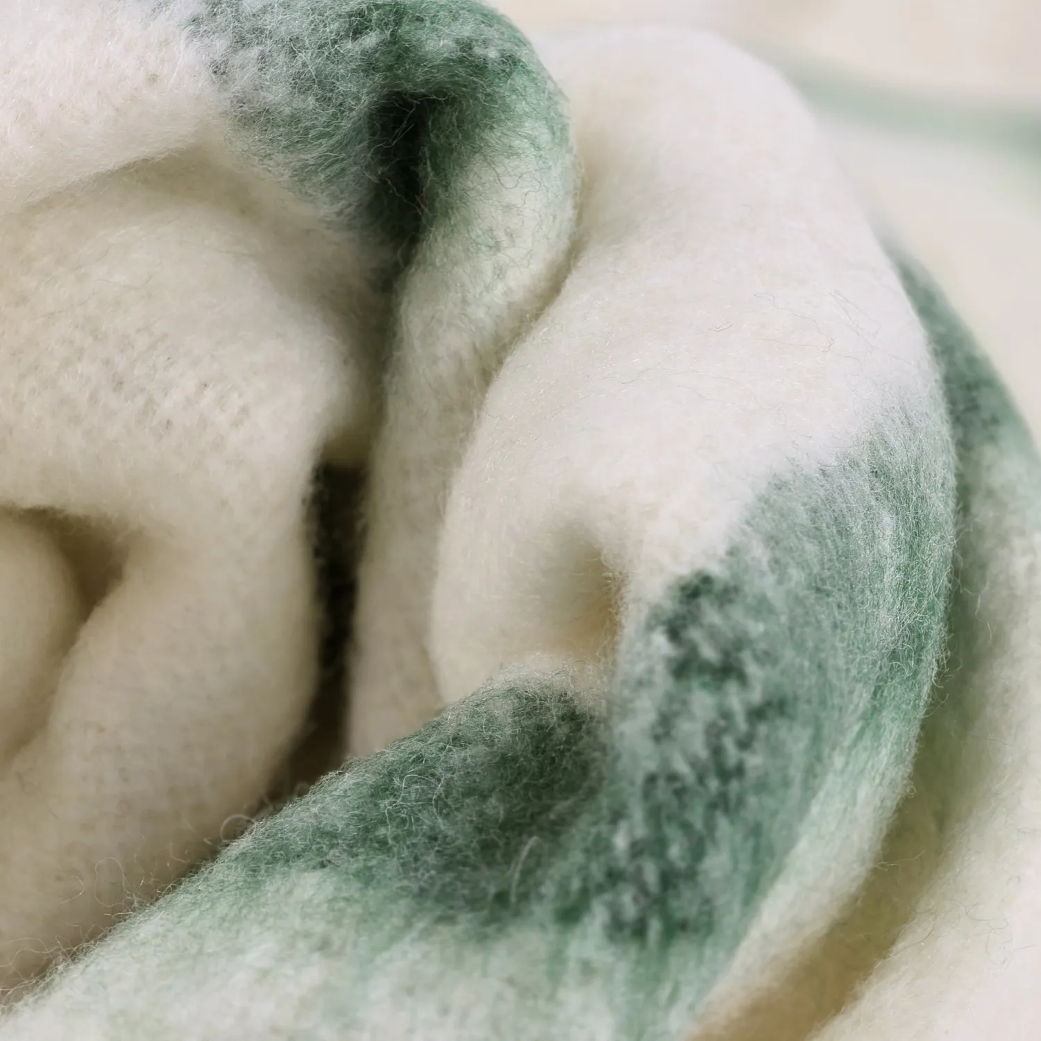 Throws - Plaid in wool mix - Miranda (green)