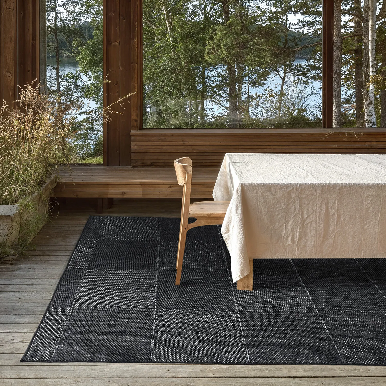 Indoor/Outdoor rug - utomhusmatta - Ava (black)
