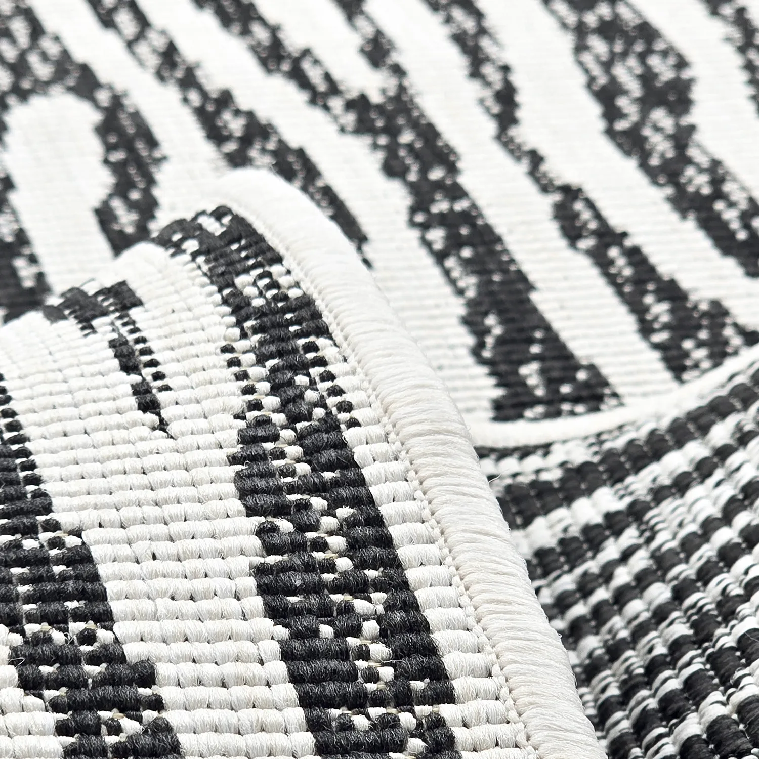Indoor/Outdoor rug - utomhusmatta - Vaura (black/white)