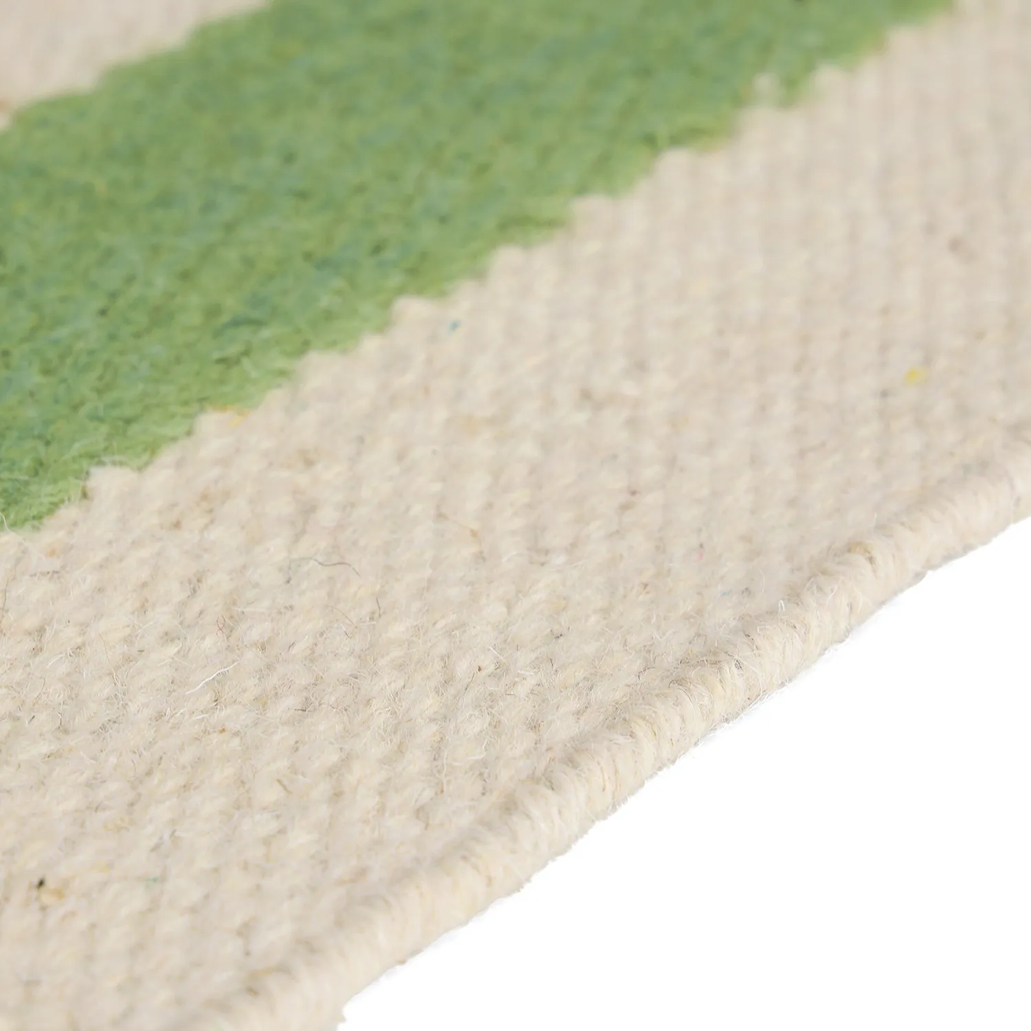 Irregular wool rug - Kystaro (cream/green/red)