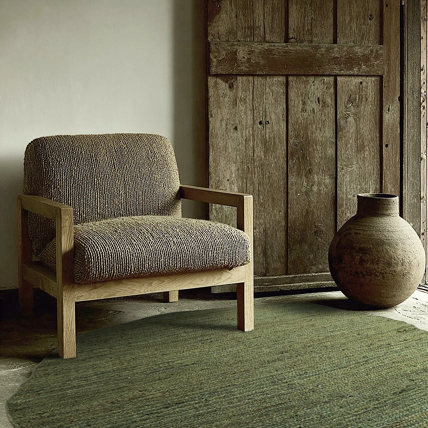 Irregular round jute rug - San Francisco (army green)