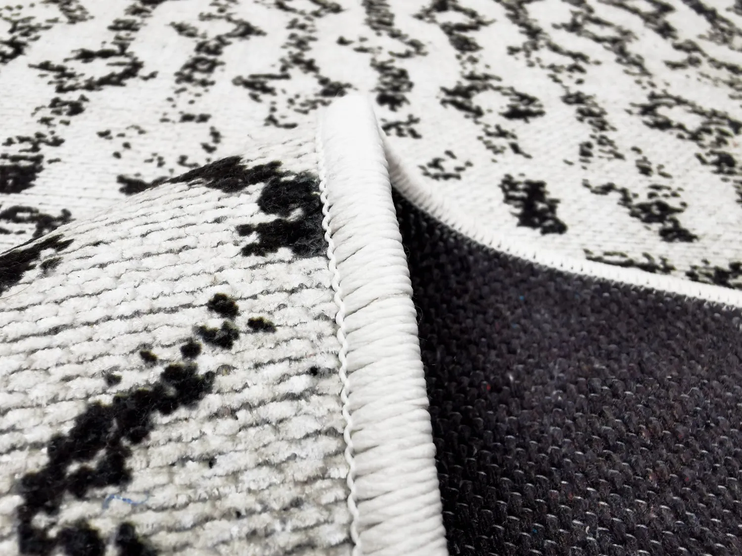 Wilton rug - Ovada (black/white)