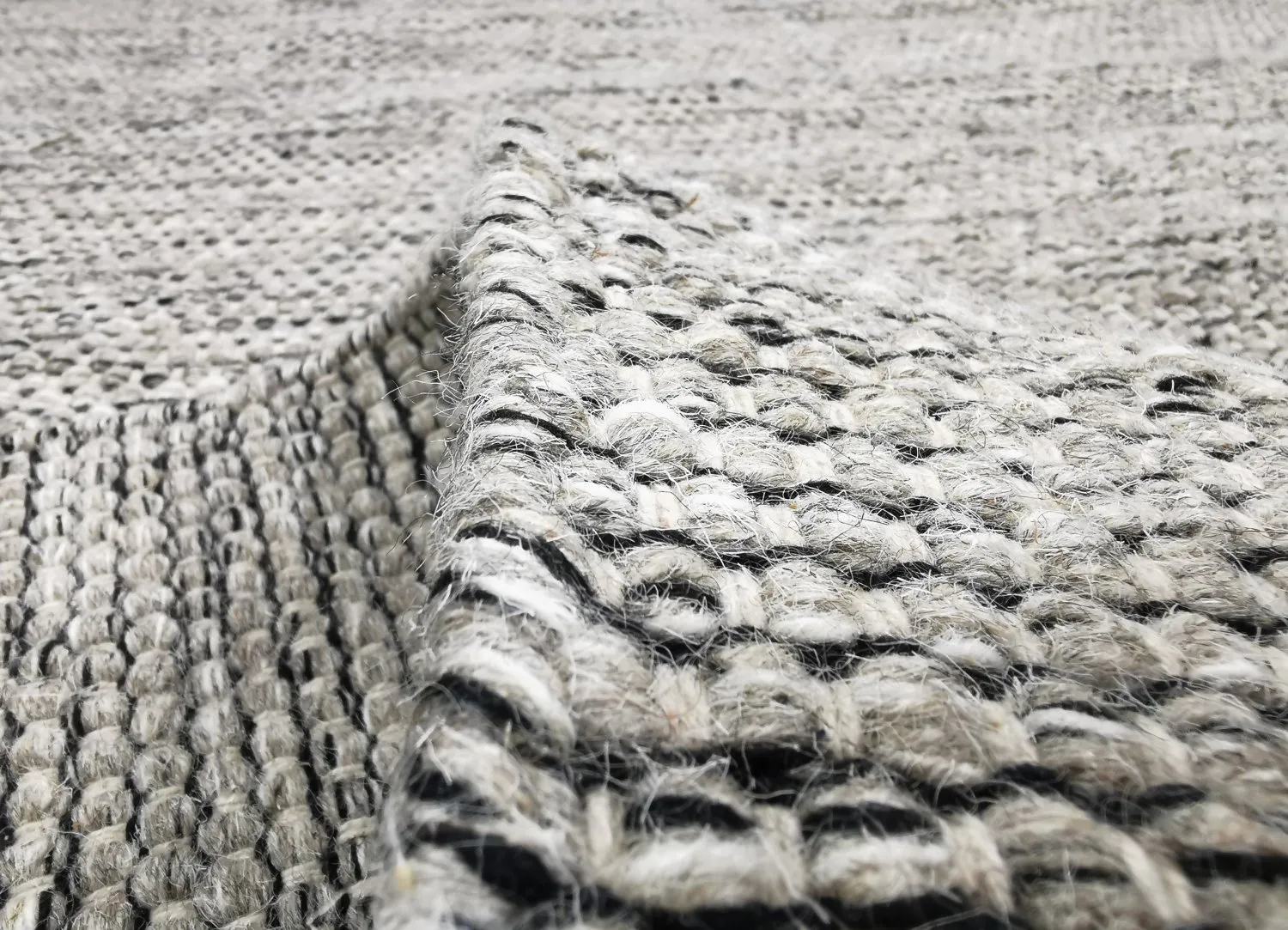 Wool rug - Otago (grey/black)