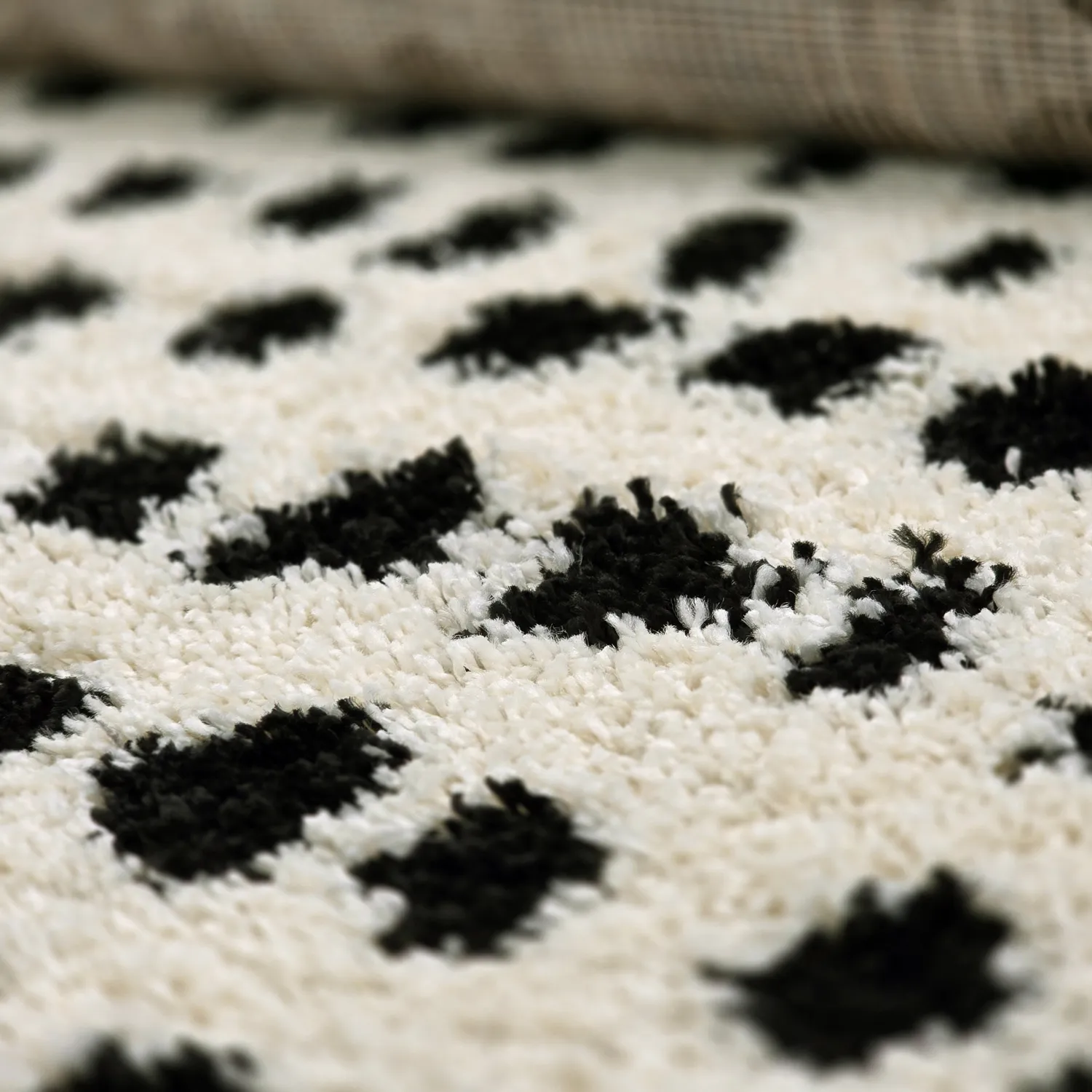 Shaggy rugs - Dotty (black/white)