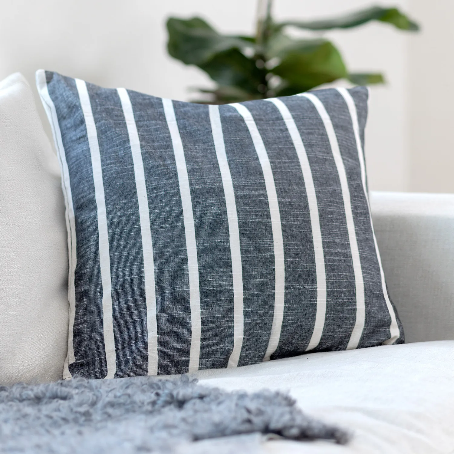 Cushion cover - Valentina (black)
