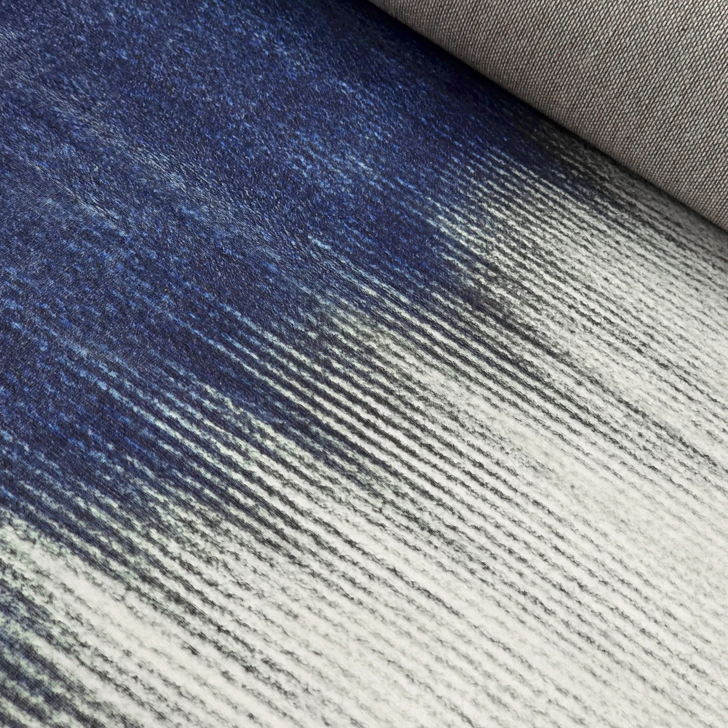 Wilton rug - Cara (white/dark blue)