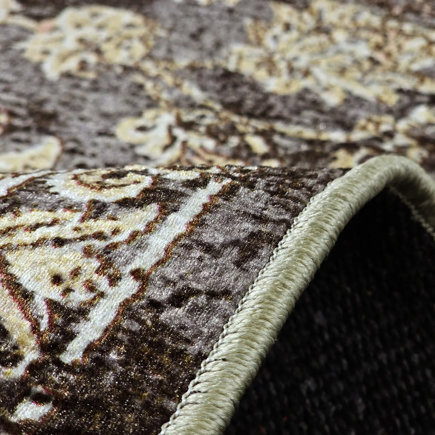 Wilton rug - Flowers (brown)