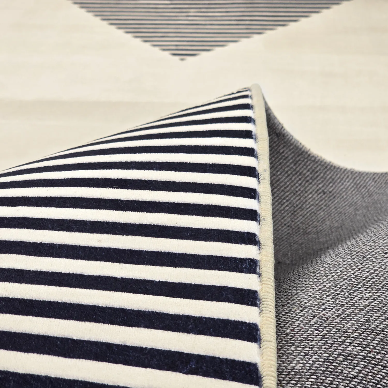 Wilton rug - Pucon (black/cream)